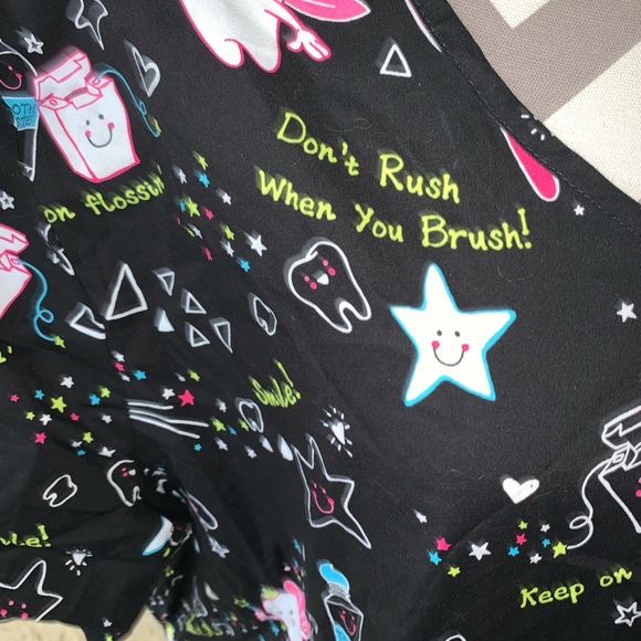 Woman Scrubstar dental scrub top 3x - Picture 3 of 7